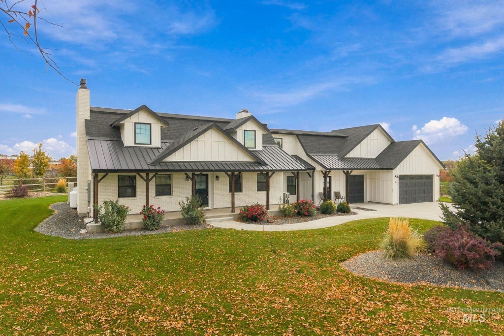 Photo of 66 S Pit Ln, Nampa, ID 83687 (MLS # 99005040)