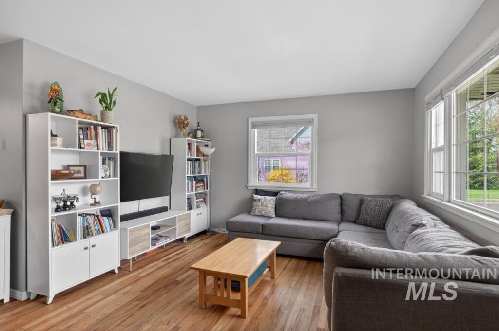 Photo of 803 E 8th, Moscow, ID 83843 (MLS # 98982346)