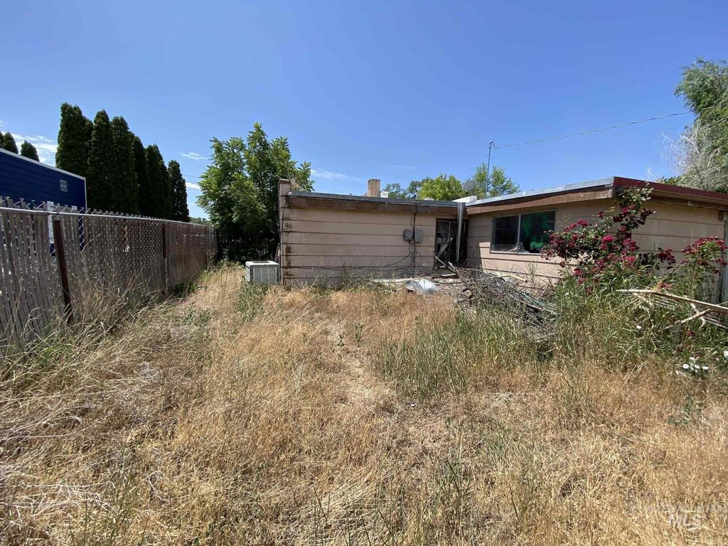 Photo of 104 East St, Minidoka, ID 83343 (MLS # 98956367)