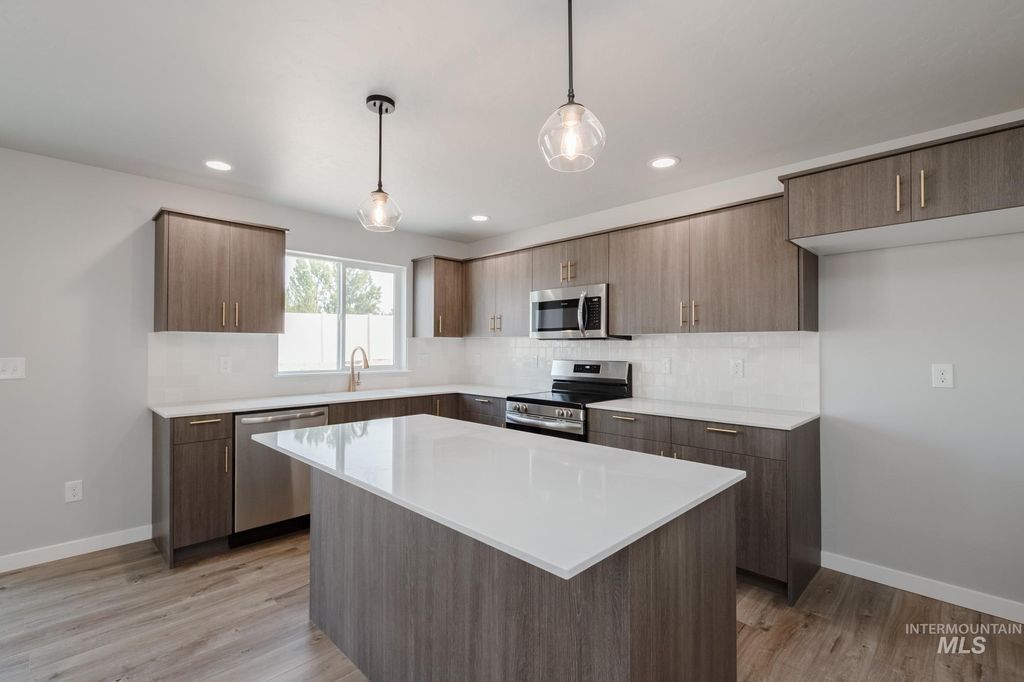 Photo of 756 Strike Eagle St, Mountain Home, ID 83647 (MLS # 98965241)