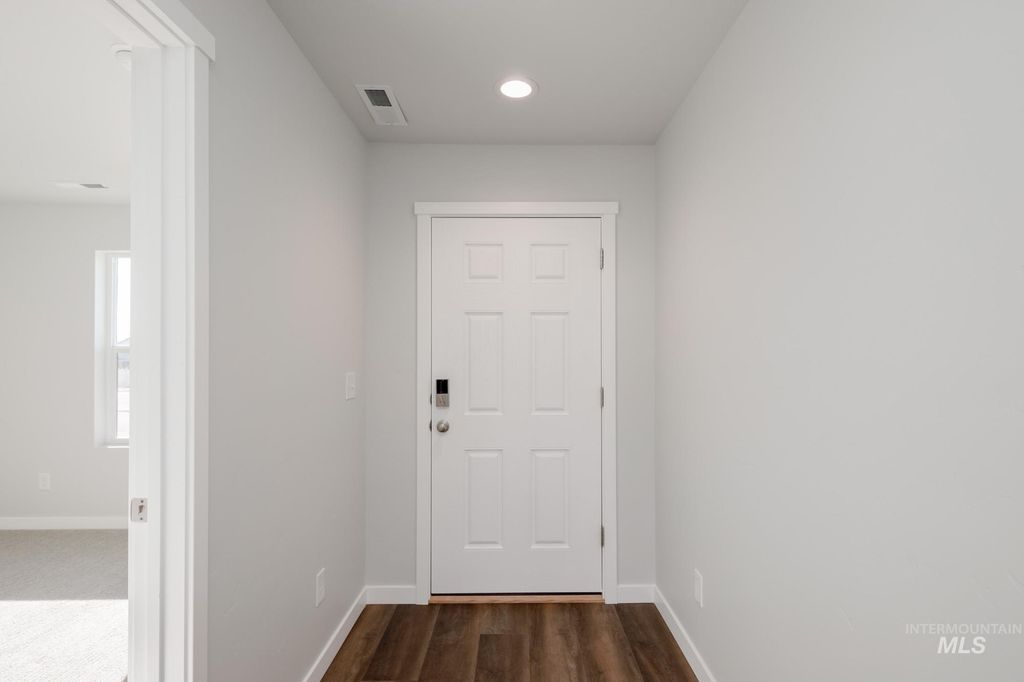 Photo of 756 Strike Eagle St, Mountain Home, ID 83647 (MLS # 98965241)