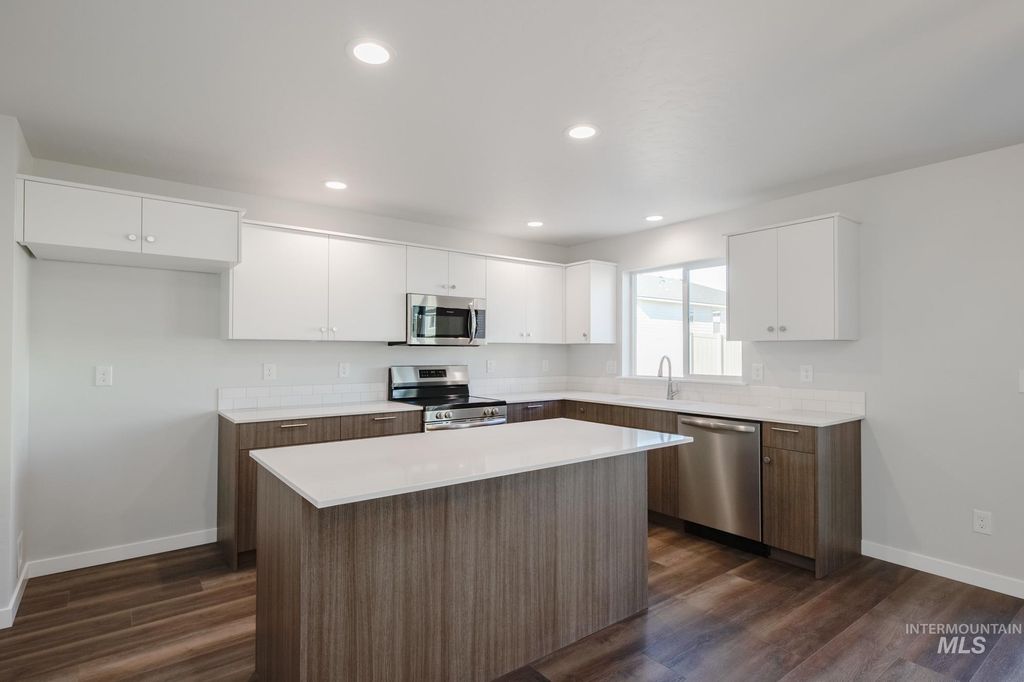 Photo of 756 Strike Eagle St, Mountain Home, ID 83647 (MLS # 98965241)