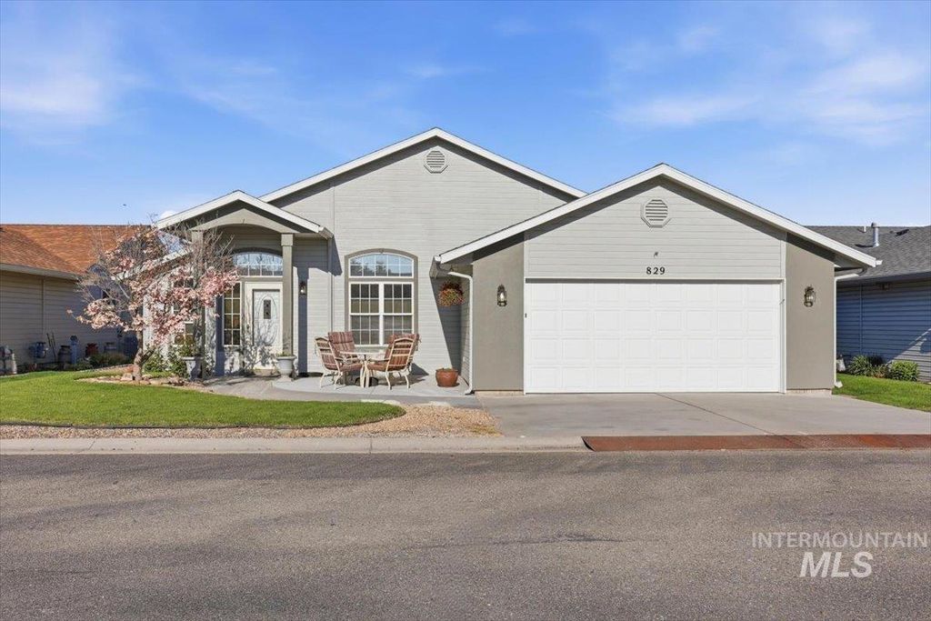 Photo of 829 Bristol, Nampa, ID 83651 (MLS # 98984127)