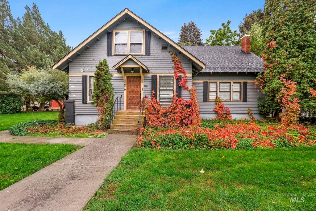 Photo of 629 3rd Avenue West, Gooding, ID 83330 (MLS # 98965301)