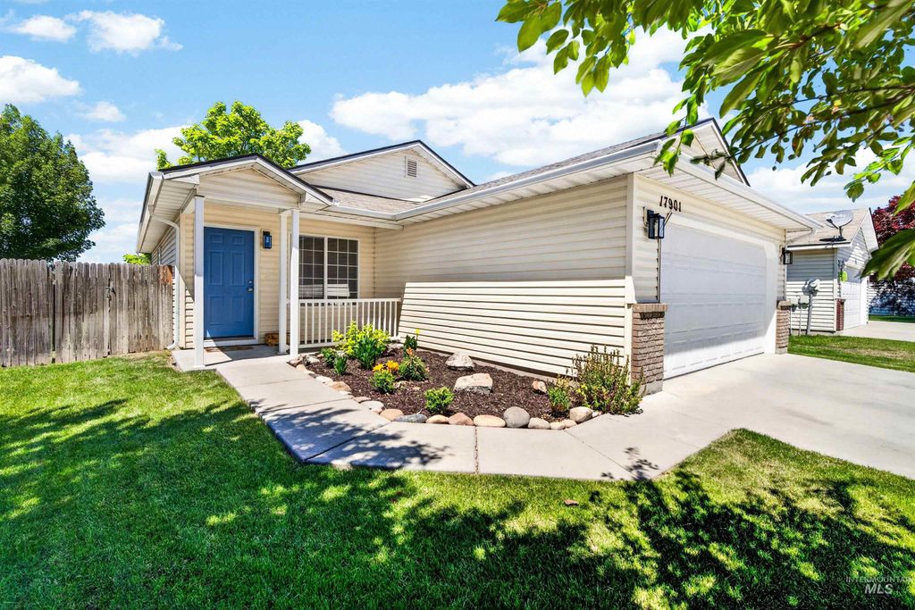 Photo of 17901 Monarch Way, Nampa, ID 83687 (MLS # 98990860)