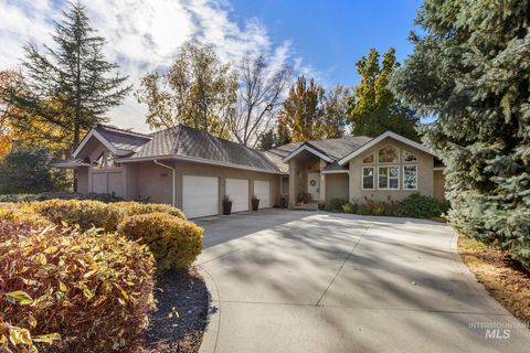 Photo of 2111 S Pebblecreek Lane, Boise, ID 83706 (MLS # 98966302)