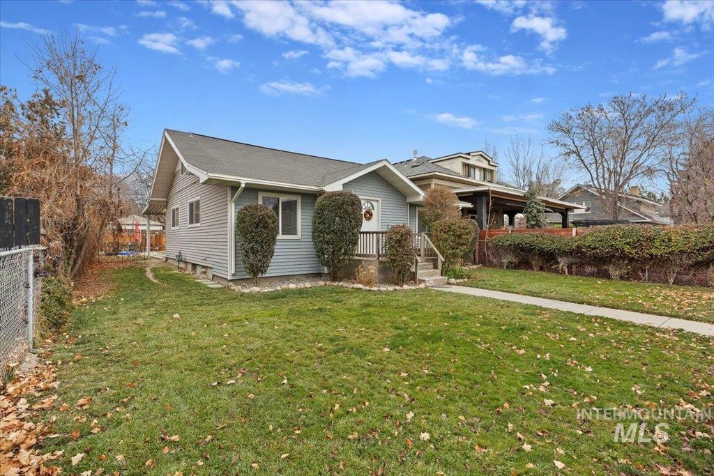 Photo of 210 7th Ave N Ave, Twin Falls, ID 83301 (MLS # 98973221)