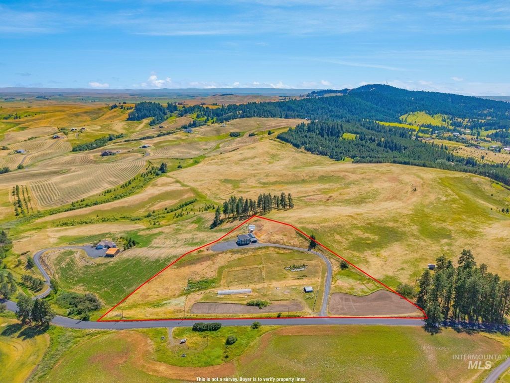 Photo of 4935 Lenville Rd, Moscow, ID 83843 (MLS # 98994164)