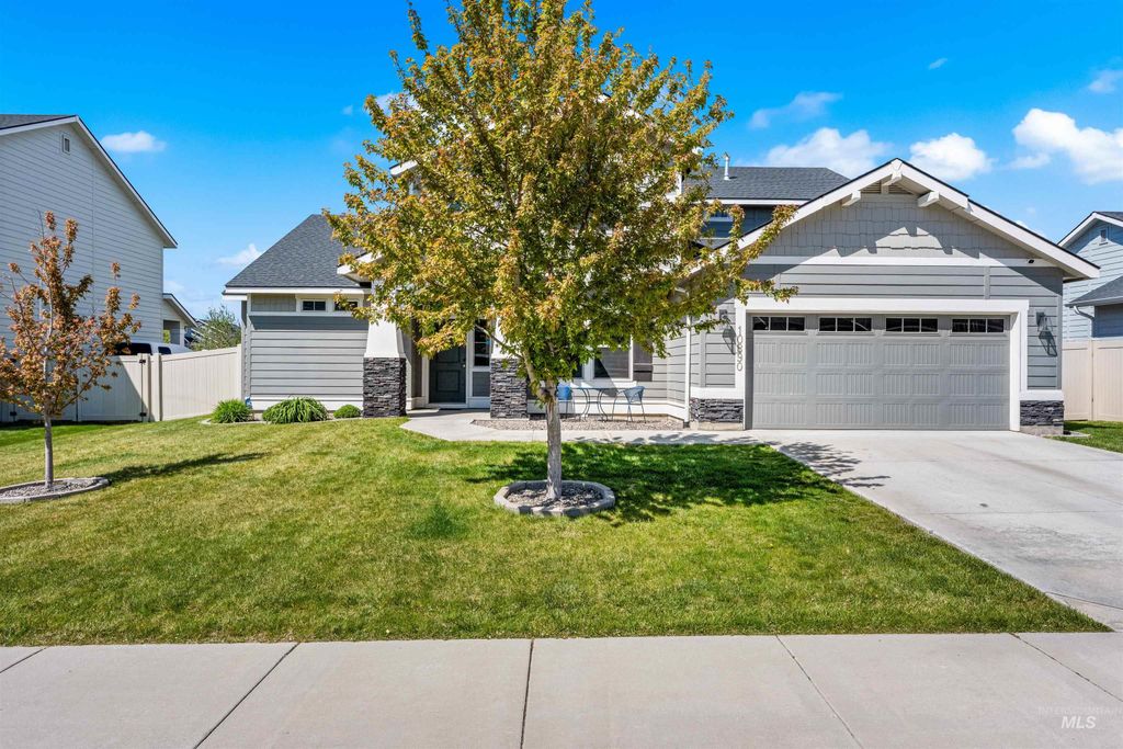 Photo of 10890 W Sharpthorn St, Boise, ID 83709 (MLS # 98984456)