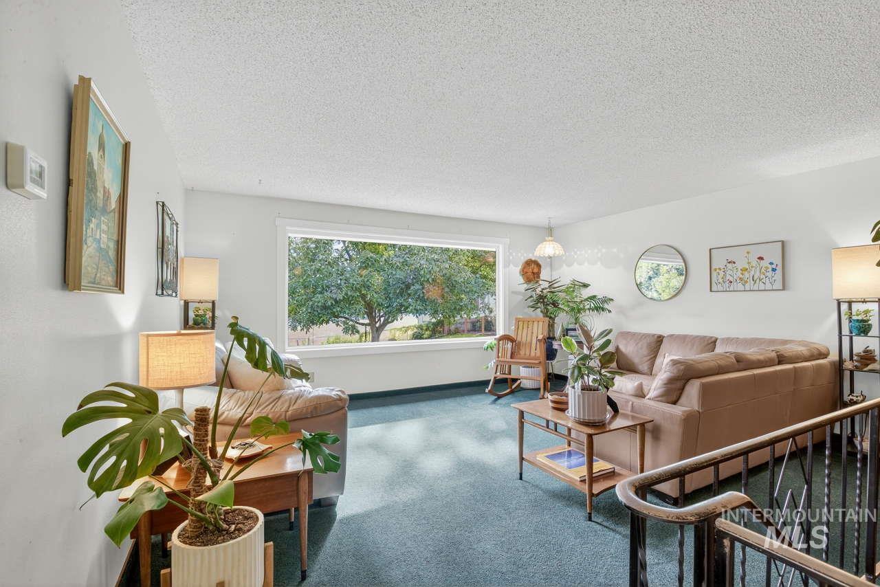 2804 Grandview Drive