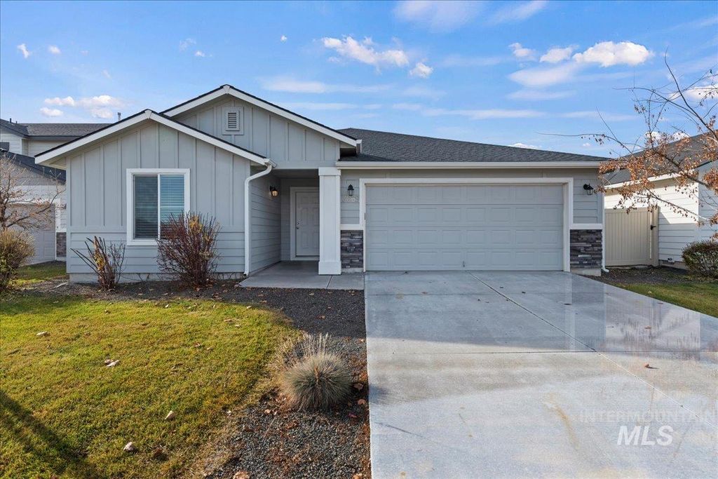 Photo of 3069 N Saratov Way, Kuna, ID 83634 (MLS # 98969607)