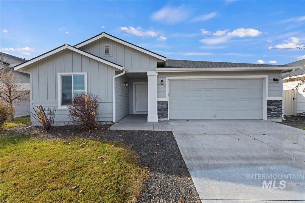 Photo of 3069 N Saratov Way, Kuna, ID 83634 (MLS # 98969607)