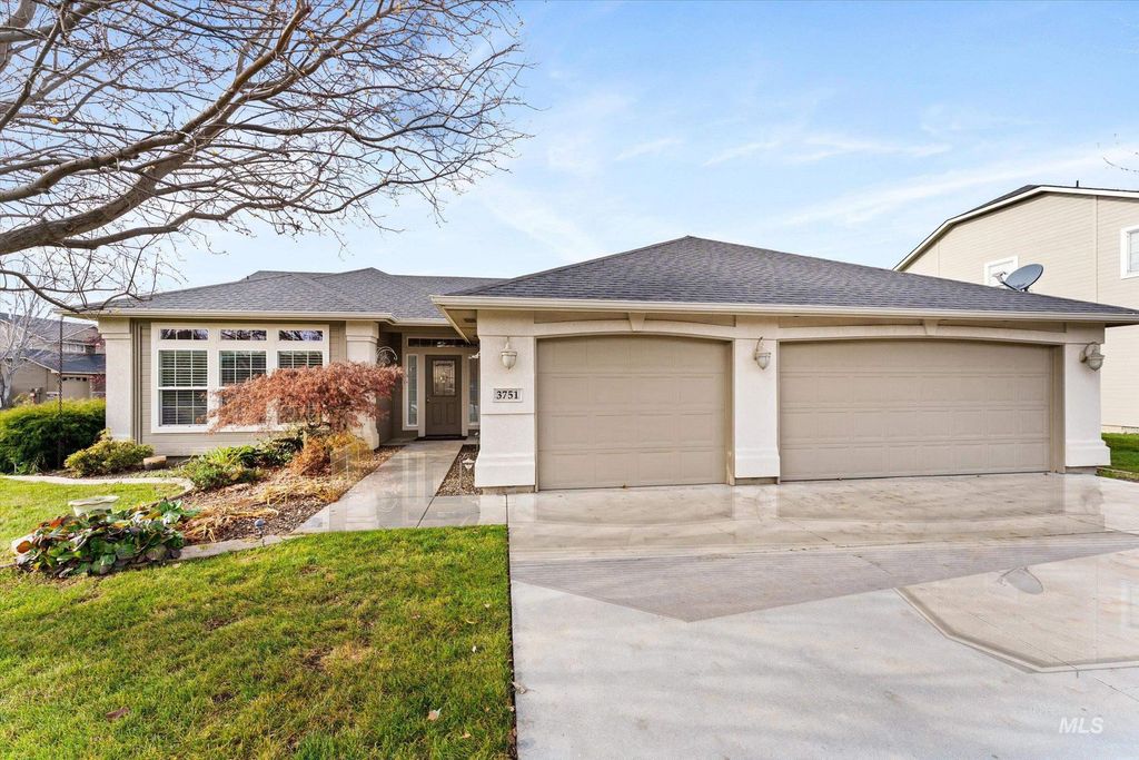 Photo of 3751 N Frandon Ave, Meridian, ID 83646 (MLS # 98968531)