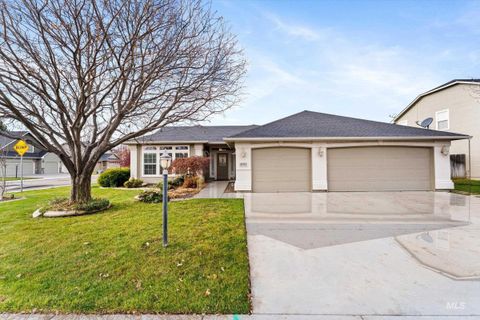 Photo of 3751 N Frandon Ave, Meridian, ID 83646 (MLS # 98968531)