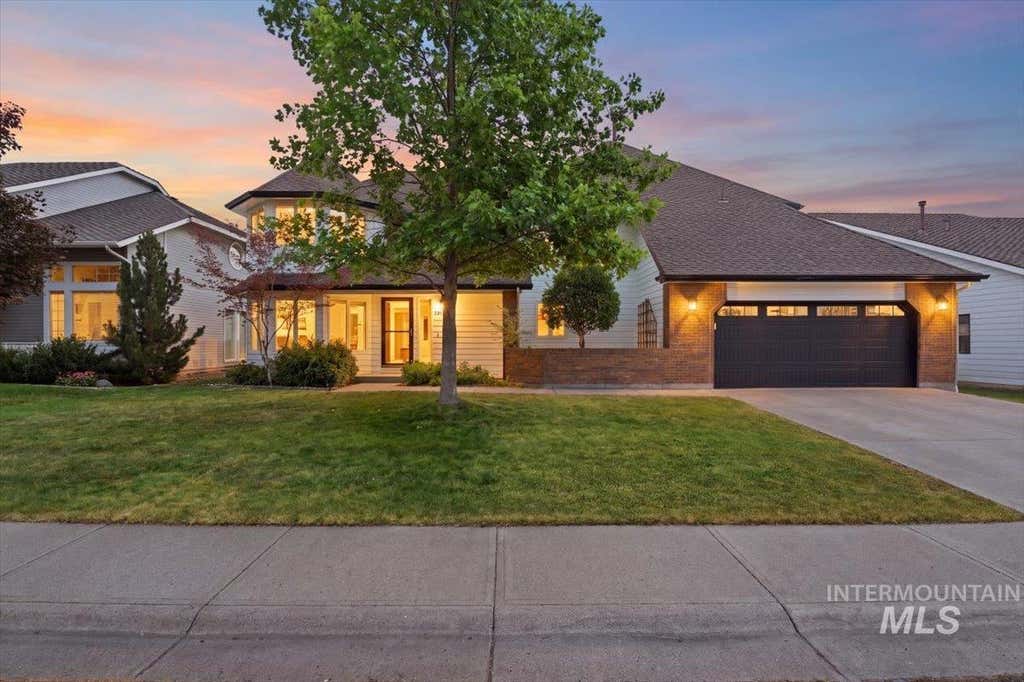 Photo of 387 E Fairbrook Dr, Boise, ID 83706 (MLS # 98996944)