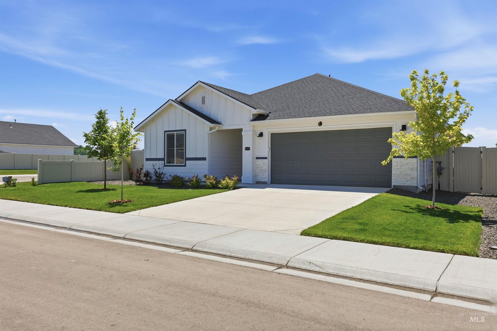 Photo of 3811 W Maypearl St, Meridian, ID 83642 (MLS # 98990697)