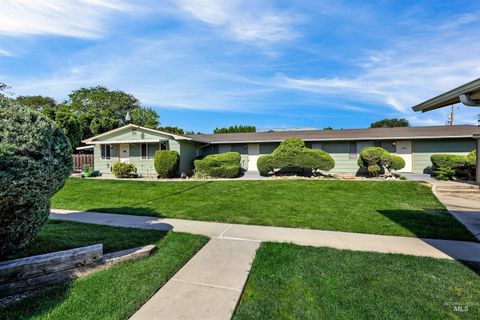 Photo of 1715 Willow St, Caldwell, ID 83605 (MLS # 98954563)