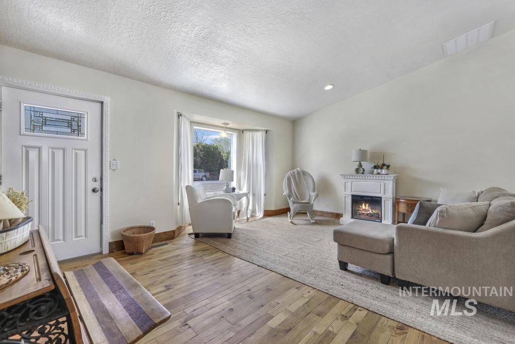 180 E Polk St