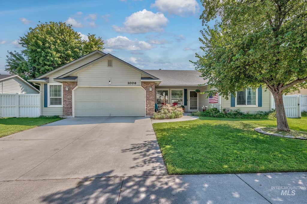 Photo of 1006 Mallard St, Fruitland, ID 83619 (MLS # 98998795)