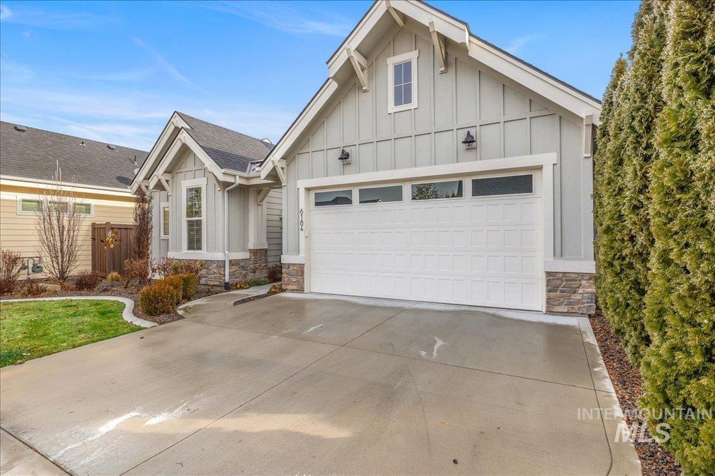 Photo of 6184 N Borgnine Ln, Meridian, ID 83646 (MLS # 98972063)