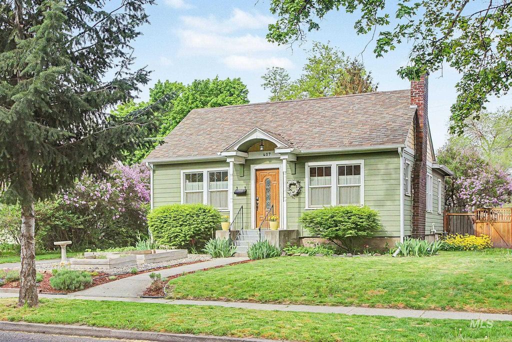 Photo of 407 S Monroe St, Moscow, ID 83843 (MLS # 98985835)