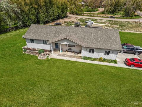 Photo of 64 South 200 West, Burley, ID 83318 (MLS # 98986765)