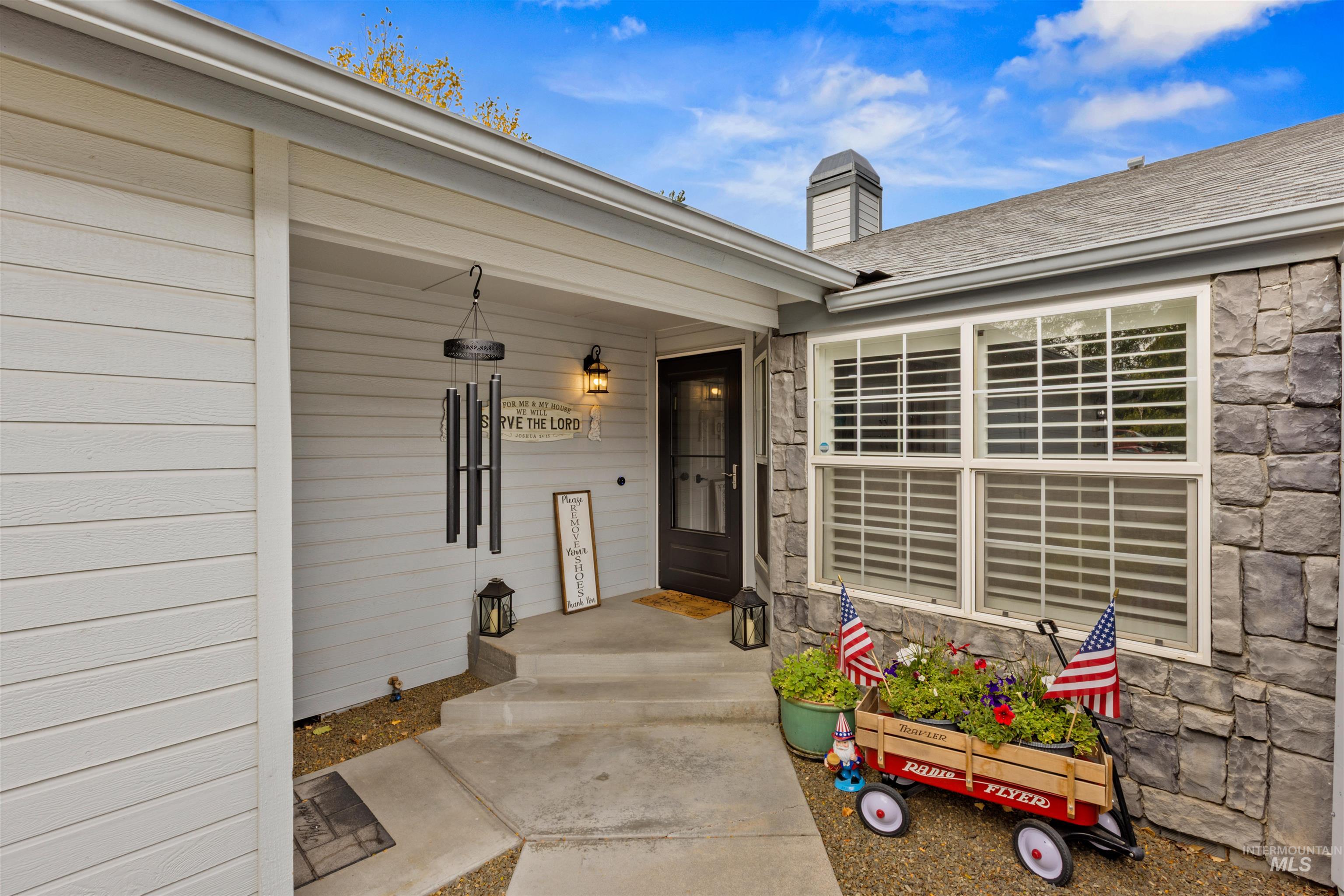 1981 N Interlachen Way