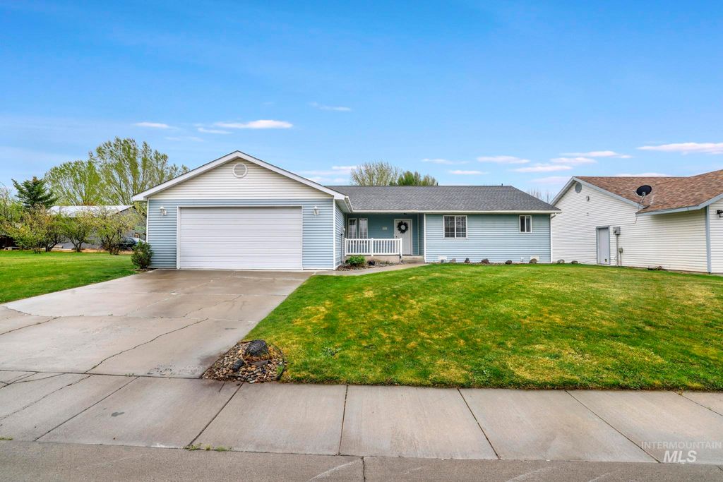 Photo of 201 Garnet Dr, Kimberly, ID 83341 (MLS # 98983095)