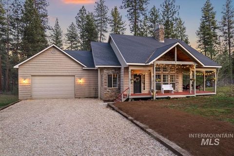 Photo of 15 Reinhart Rd, Idaho City, ID 83631 (MLS # 98980759)