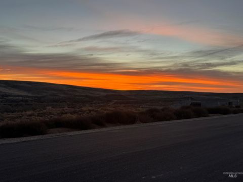 Photo of 3435 Fly By Rd, New Plymouth, ID 83655 (MLS # 98968133)