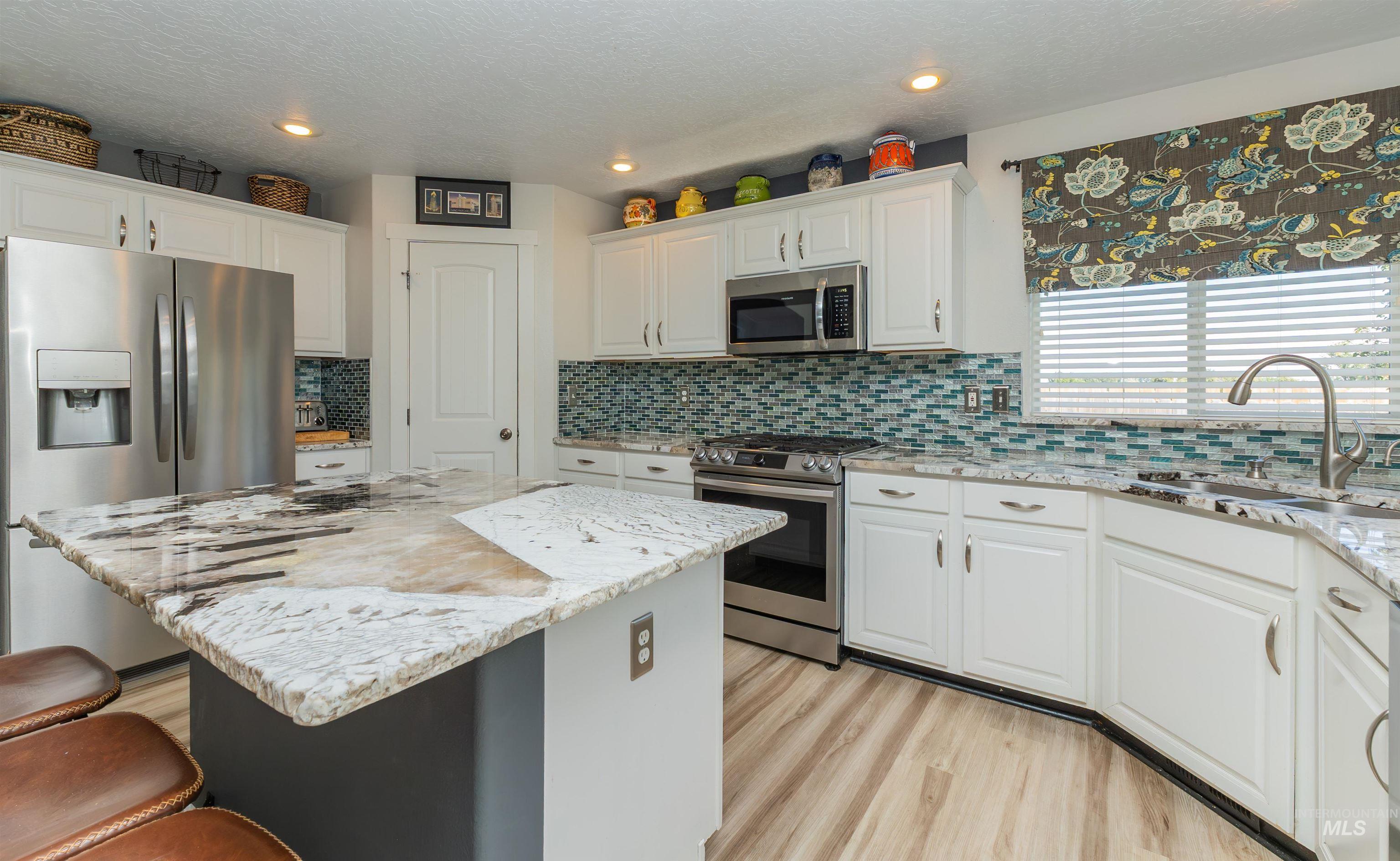 20520 Calhoun Avenue