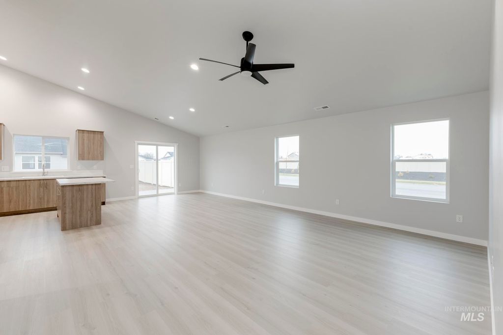 Photo of 1654 Dyer St, Middleton, ID 83644 (MLS # 98970346)