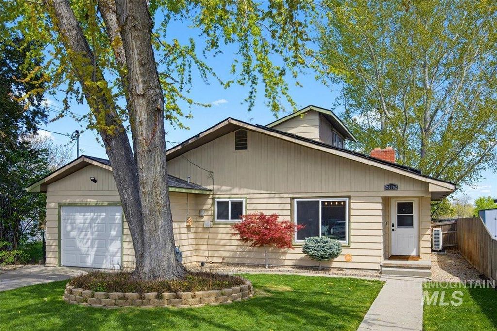 Photo of 20602 Academy Rd, Greenleaf, ID 83626 (MLS # 98982734)