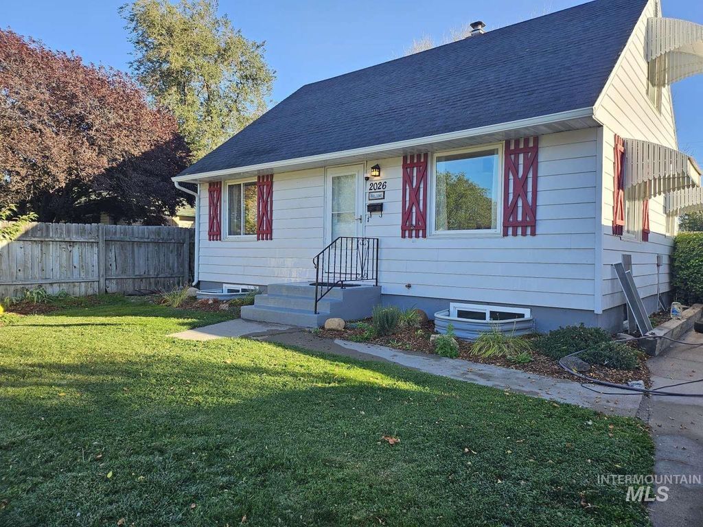 Photo of 2026 11th Ave, Twin Falls, ID 83301 (MLS # 98983533)