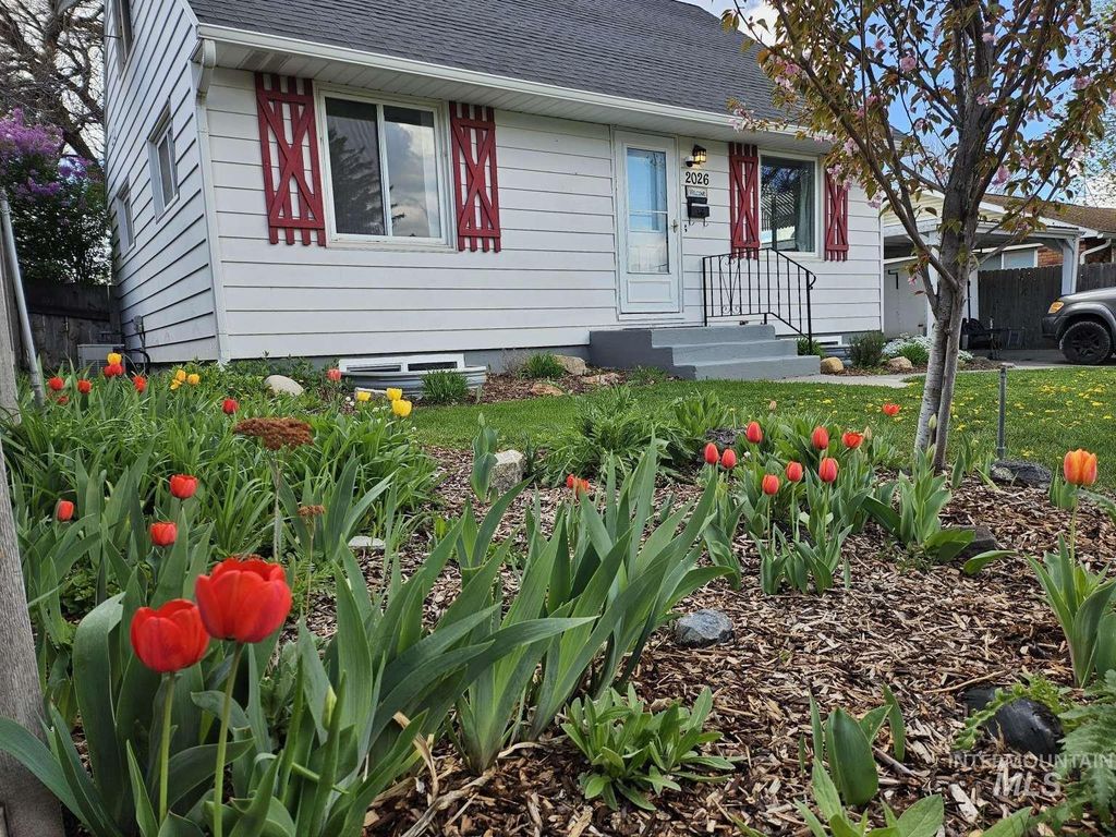 Photo of 2026 11th Ave, Twin Falls, ID 83301 (MLS # 98983533)