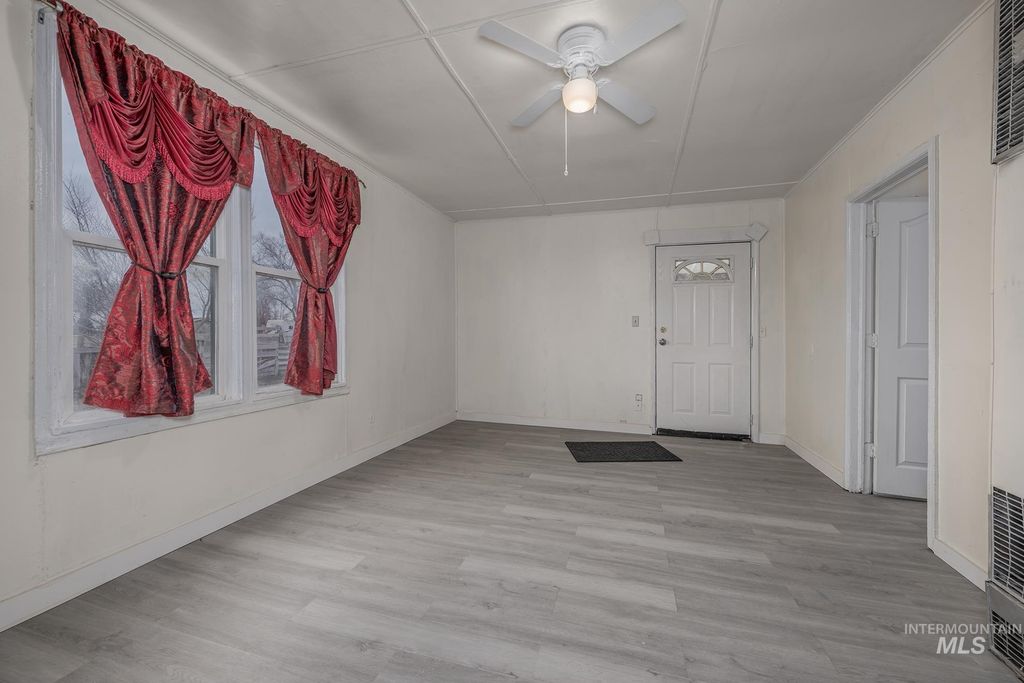 Photo of 1569 Nw 9th St, Ontario, OR 97914 (MLS # 98976041)