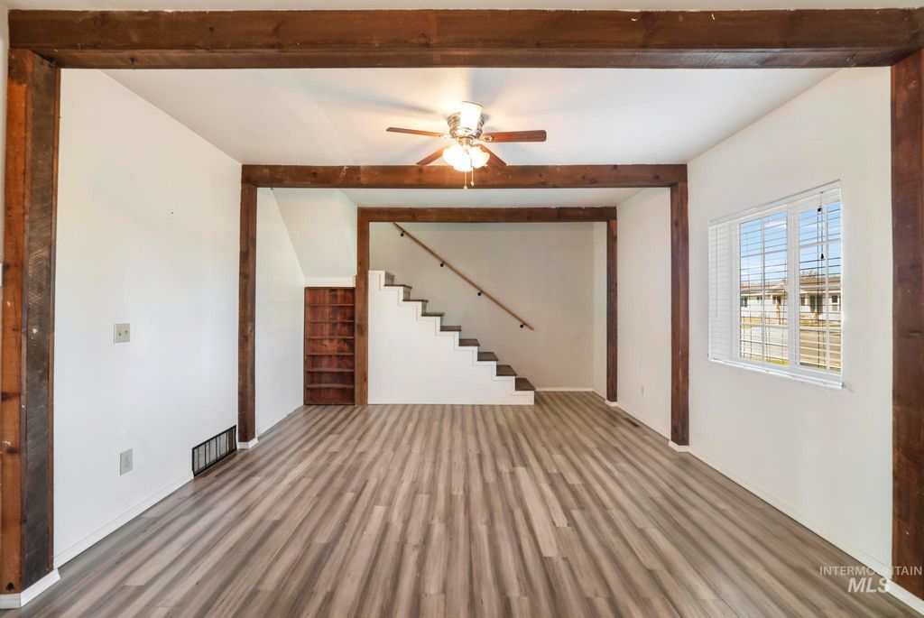 Photo of 87 E Snake River Ave, Glenns Ferry, ID 83623 (MLS # 98977395)