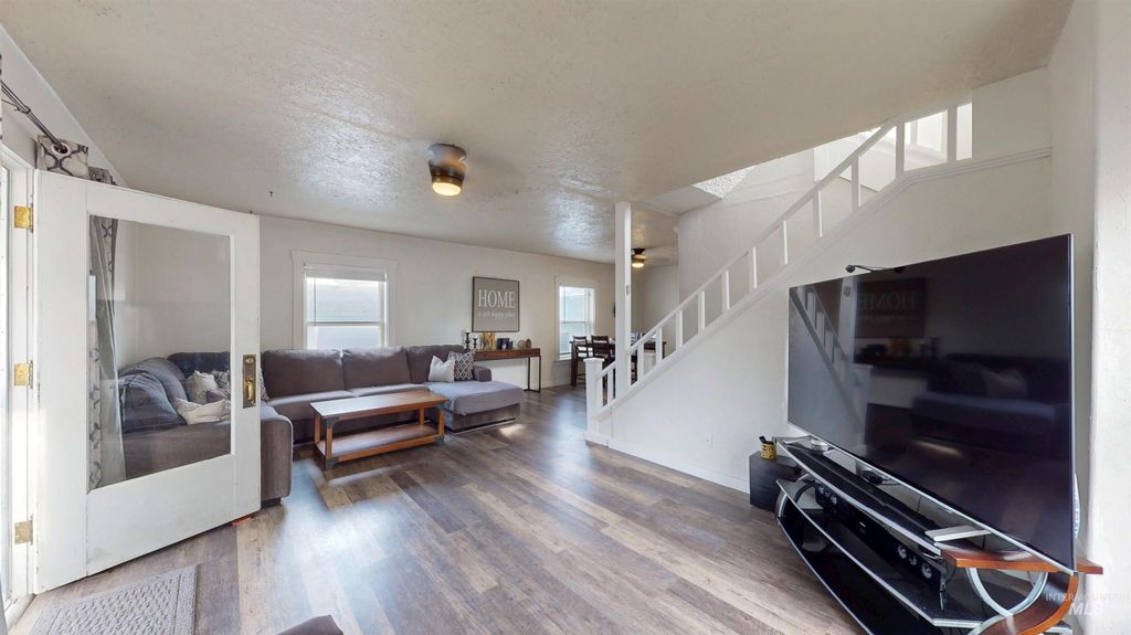 Photo of 124 8th Avenue N, Buhl, ID 83316 (MLS # 98969358)