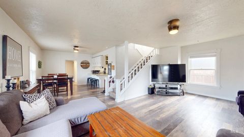 Photo of 124 8th Avenue N, Buhl, ID 83316 (MLS # 98969358)