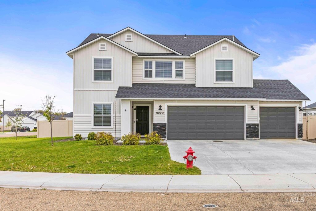 Photo of 16888 Courtney Way, Caldwell, ID 83607 (MLS # 98983626)