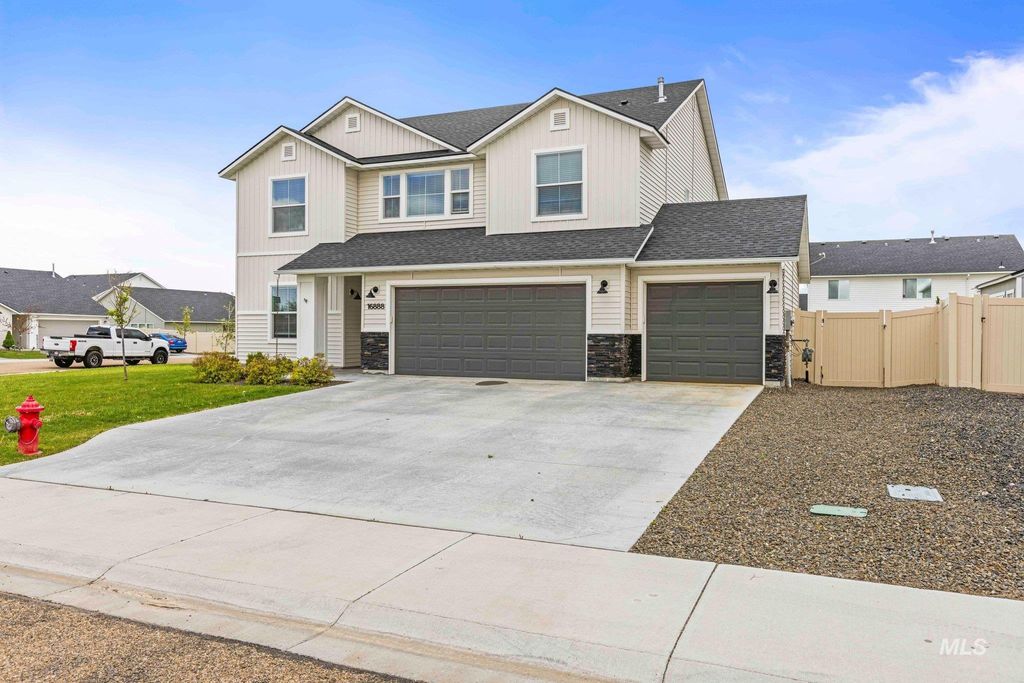 Photo of 16888 Courtney Way, Caldwell, ID 83607 (MLS # 98983626)