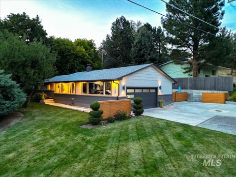 Photo of 3225 N 27th St, Boise, ID 83702 (MLS # 98998836)
