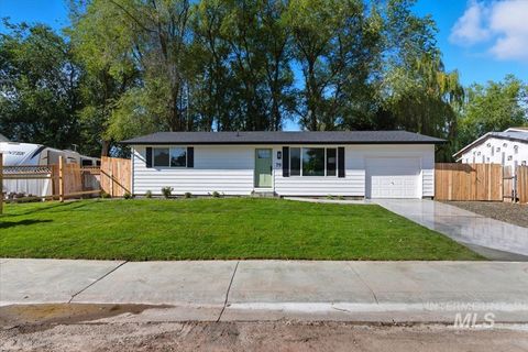 Photo of 79 N 25th St, Nampa, ID 83687 (MLS # 98964395)