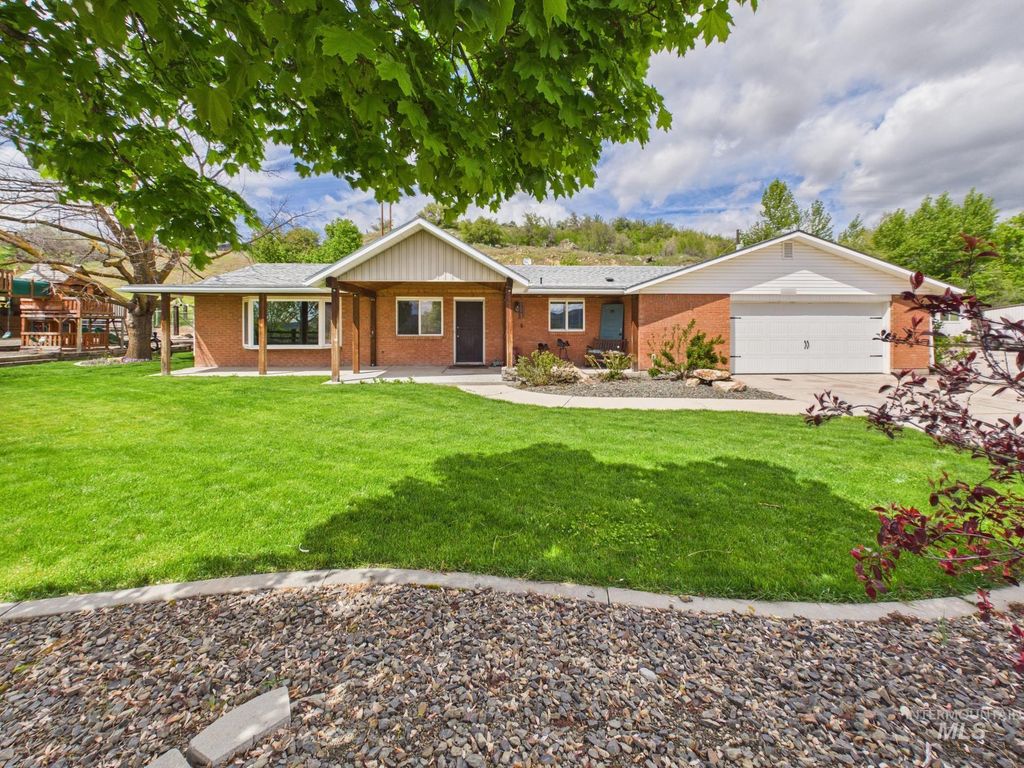 Photo of 2772 E Black Canyon (Hwy 52,N) Hwy, Emmett, ID 83617 (MLS # 98983504)