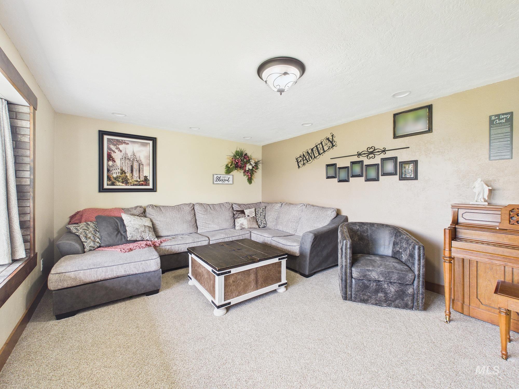 2772 E Black Canyon (Hwy 52,N)