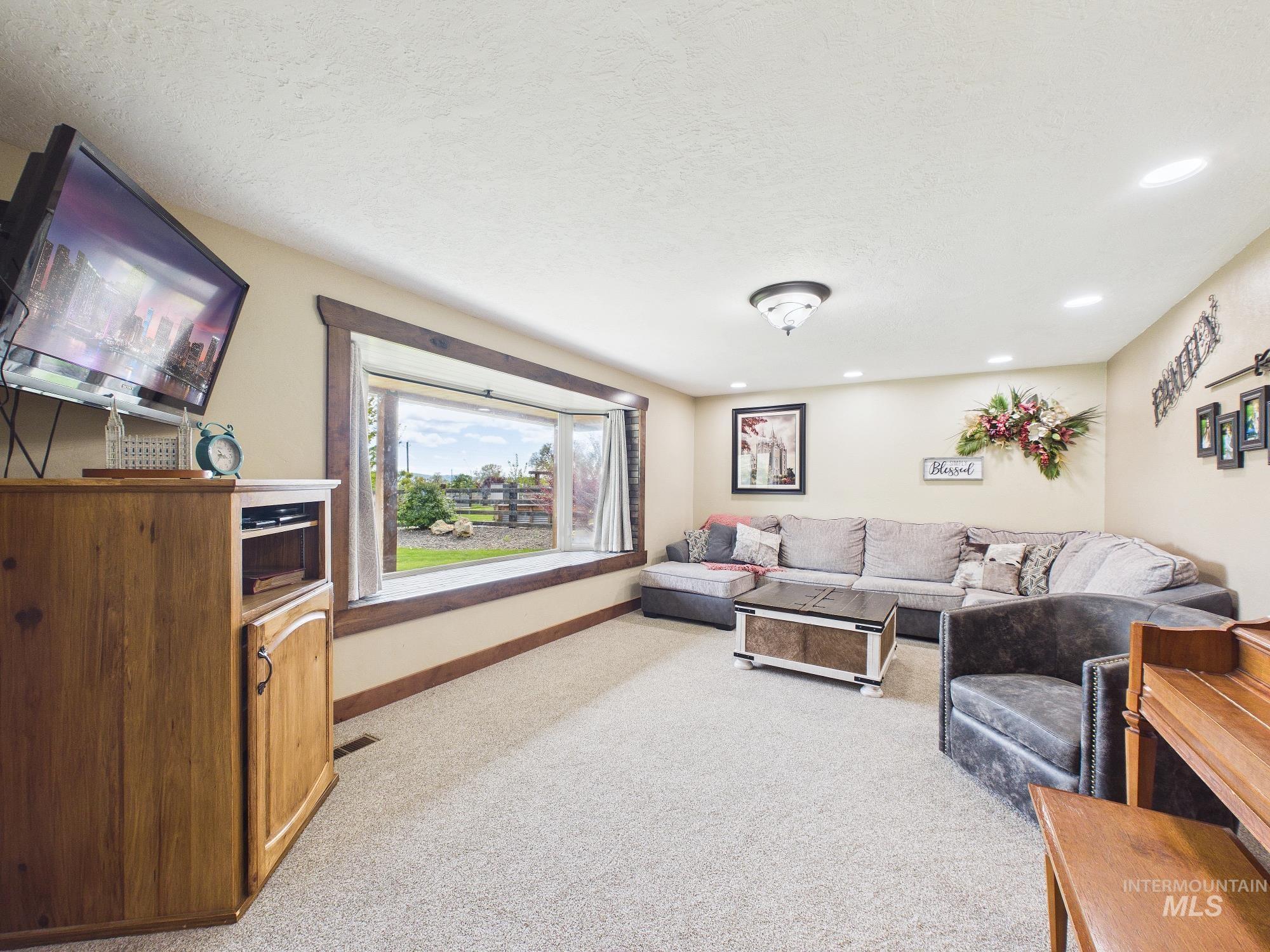 2772 E Black Canyon (Hwy 52,N)