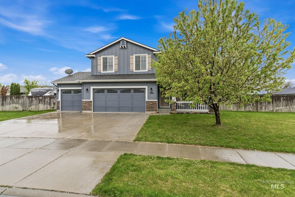 Photo of 7919 E Toussand Dr, Nampa, ID 83687 (MLS # 98982413)