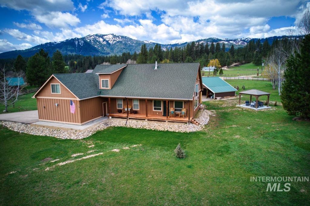 Photo of 3 Boone Rd, Garden Valley, ID 83622 (MLS # 98959656)