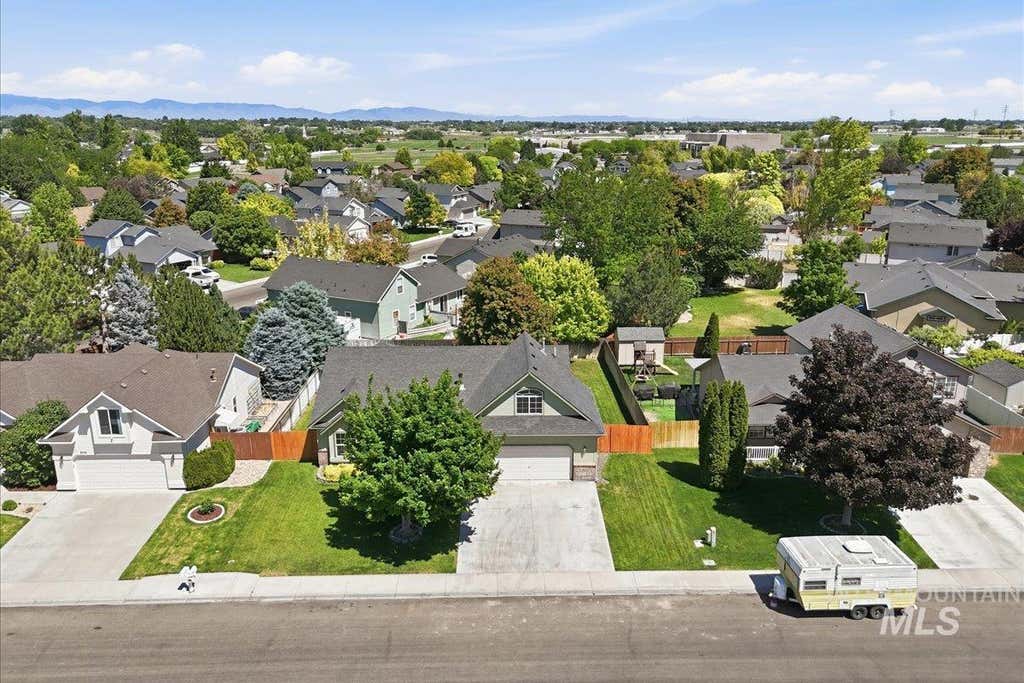 Photo of 208 S Blue Heron Way, Nampa, ID 83687 (MLS # 98988877)