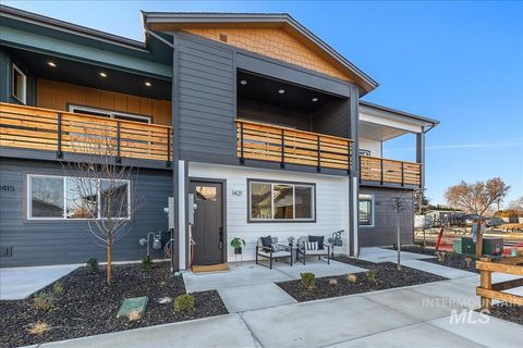 Photo of 1445 N Bluffs Ridge Lane, Boise, ID 83704 (MLS # 98971624)